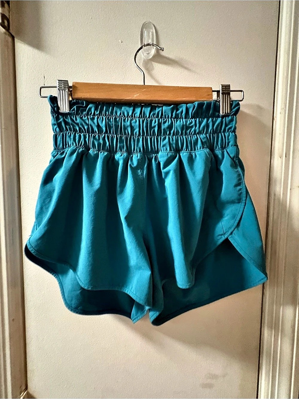 High-Rise Short 3" Women's Blue Athletic Shorts size Small